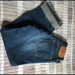 Levi’s straight leg 501s